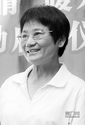 空巢老人家里来了志愿者_厦门日报电子报[20100816]_厦门网